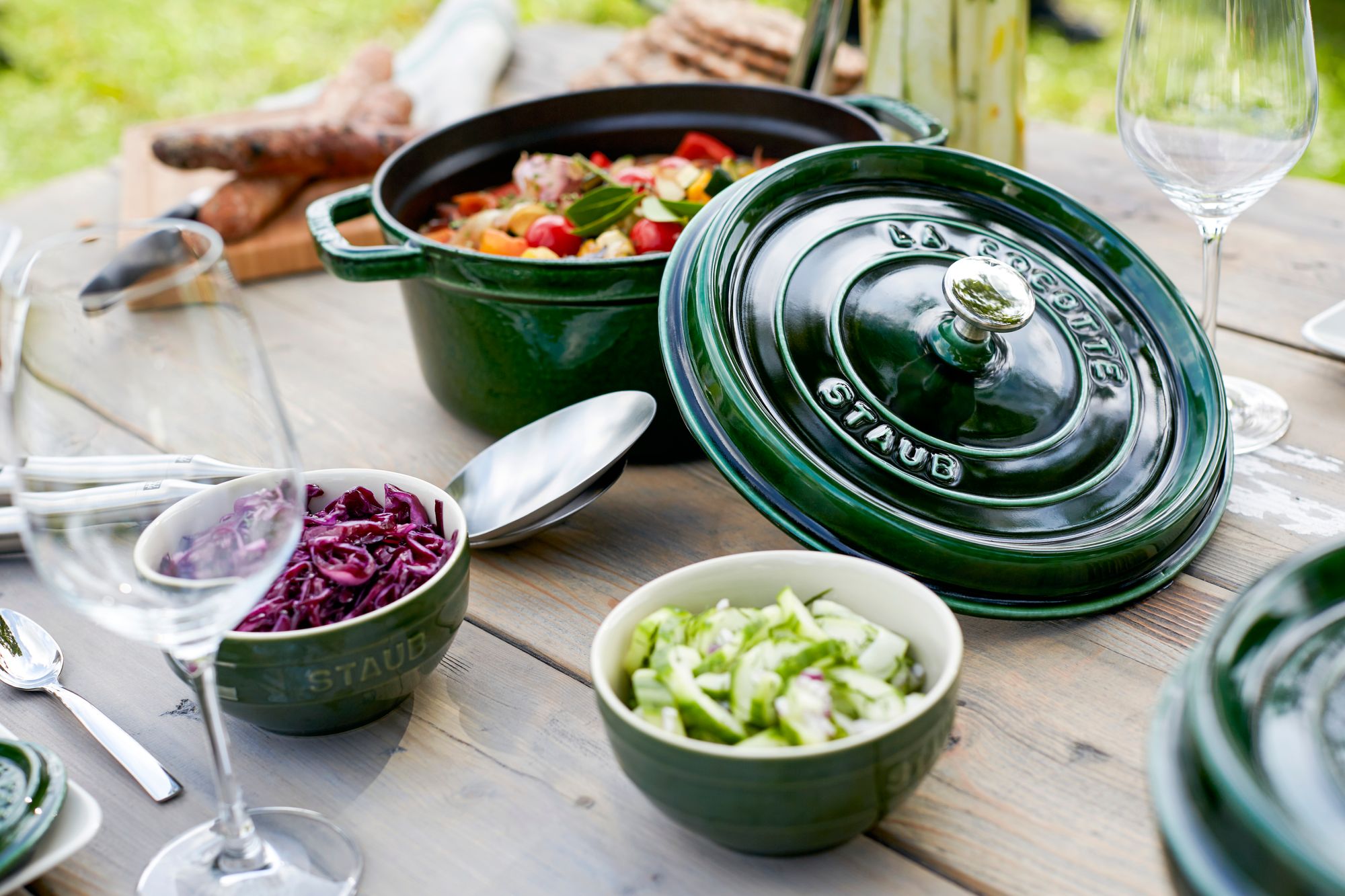 STAUB LA COCOTTE グリーン 24cm Staub Cocotte Round 24cm Basil Green -